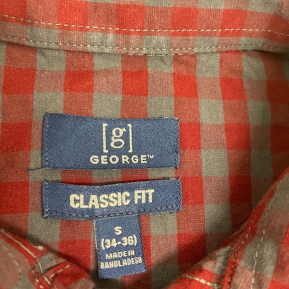 2 Men's Button-Up 95% cotton Shirts with Short Sleeves size Small - Picture 2 of 13